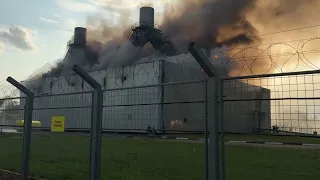 Горит Лужская ТЭЦ в Великом Новгороде