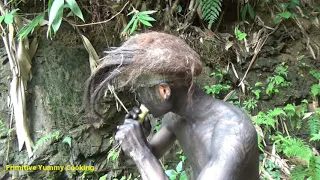 Solo Bushcraft - Primitive Life Finding Food In The Forest - Eating Watermelon meet Aboriginal Guy