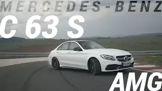 Mercedes-Benz C 63 S AMG - V8 biturbo, torcudão, joga a fumaça pro alto!