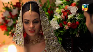 Aish Ki Zindagi Guzaar Rahi Hai... | Best Moment | #WafaBeMol | #HUMTV Drama