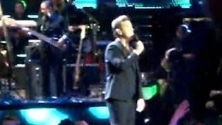 ROBBIE WILLIAMS - You Know Me - Children in Need 12/11/2009