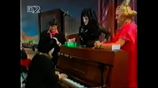 Nina Hagen sings Du Hast Den Farbfilm Vergessen live in 1994 on german tv