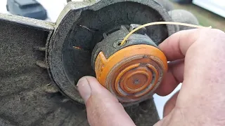 Worx Trimmer changing spool.
