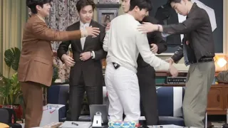 They were seeing Hyungsik off by hugging him & Tae just went with the flow & hugged Woosik as well😭