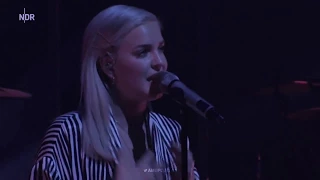 Anne-Marie - Rockabye LIVE (NDR 2 Soundcheck Festival 2017)