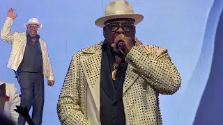 BOBBY BROWN STEALS THE SHOW w/ SOLO DANCE MOVES