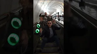 Танцы в метро под Лондон