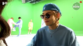 [BANGTAN BOMB] Help V Choose a Pair of Sunglasses - BTS (방탄소년단)