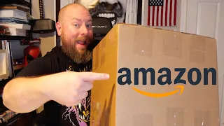 What's inside of an $800 ELECTRONICS Amazon Customer Returns Liquidation Mystery Box