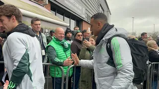 CELTIC TEAM BUS ARRIVING BEFORE THE ST MIRREN V CELTIC (HIGHLIGHTS) !!!