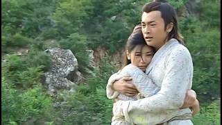 The jealous Zhao Min learned that Zhang Wuji only liked her,so she threw herself into his arms again