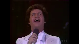 Joe Dassin - L'Amérique (live Théâtre De l'Empire 1976)