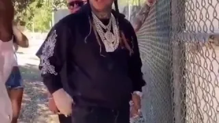 6ix9ine's reaction about Pop Smoke's song-Dior