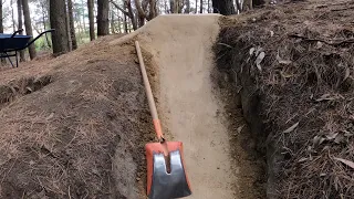 BUILDING MTB DIRT JUMPS DURING LOCKDOWN - JUMP BUILDING TIMELAPSE