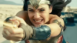 Wonder Woman 1984 Highway Fight Scene Diana Starts To Lose Her Powers [4K Olivia Clips ]