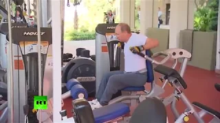 Путин с Медведевым в качалке .Putin is engaged in sports