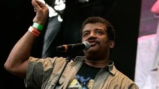 Neil deGrasse Tyson Awesomely Estimates Weight of Thor's Hammer