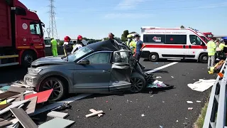 FORLI': Camion travolge auto in coda in autostrada, un morto e almeno 7 feriti | VIDEO