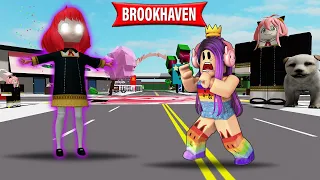 A ANYA INVADIU O BROOKHAVEN DESSA VEZ! 😱( Histórinha Roblox )