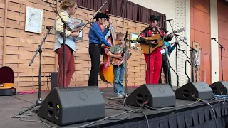 The Kody Norris Show & Leo Lindblom (8) - Bluegrass Karaoke IBMA 2022  - "Love of the Mountains"