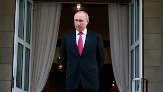 Putin starting to look ‘increasingly vulnerable’ and weak