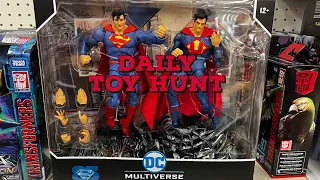 I found the worst Mcfarlane DC Multiverse figure set ever made? (Daily toy hunt)