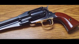 Uberti Remington 1858 New Army black powder revolver, detailed view 荒野大嫖客