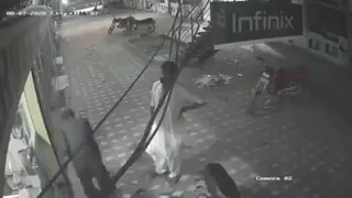 Look at how this man saved the guy from electrocution 😱