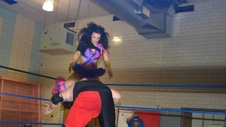 The Tiniest Canadian Destroyer In The World - Absolute Intense Wrestling [Intergender Wrestling]