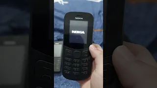 Môt cái pin điện thoại nokia bị hết pin và có 3 điện thoại nokia