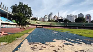 PISTA DE ATLETISMO DO IBIRAPUERA É DESTRUÍDA PARA PROMOVER CORRIDA DE AUTOMOBILISMO.