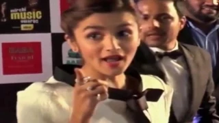 Alia Bhatt gets ANGRY & SHOUTS at reporters!