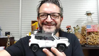 Miniatura do Jeep Renegade fabricado em metal pela Welly.