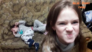 Twins laugh / Двойняшки смеются