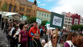 Sraz abiturientů GNB a slavnostní pochod městem / TV MERENDA / Nový Bydžov 2015