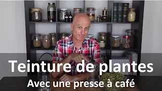 Teinture de plante avec presse à café