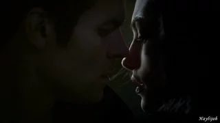 The Originals 1x11 Elijah Hayley almost kiss