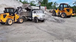 Off Hilly Road-JCB Wheel Loader-Multi Dump Trucks-Loading and Transporting Materials