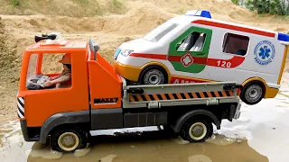 Сборник забавных видео с игрушечными танк пожарная машина скорая помощь