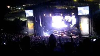 Linkin Park performing Given up