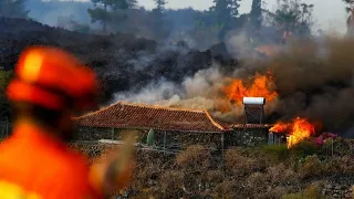 Más de 6.000 personas evacuadas por el paso de la lava en la isla española de La Palma