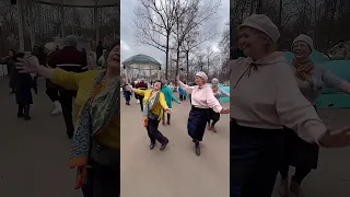 🔥 А ТЕМ ВРЕМЕНЕМ НА ТАНЦПОЛЕ ЖАРА💃💃Девчонки зажигают👍