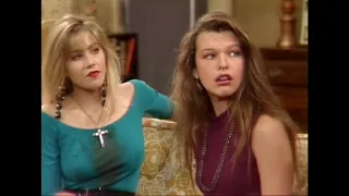 Mila Jovovich en la serie "Matrimonio con hijos" 4x06 "Un cambio justo" en 1989.