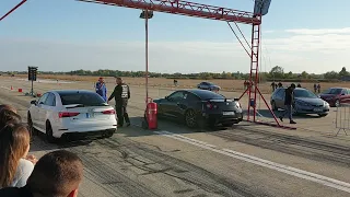 Audi RS3 vs Nissan GTR drag race