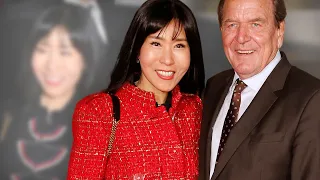 Gerhard Schröder - Von wegen brav! Dieses Outfit seiner Soyeon Kim ist ein echte Überraschung