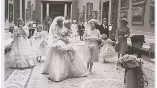 Charles and Diana's wedding day: Never before seen pictures taken in Buckingham Palace