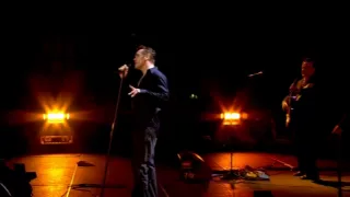 Morrissey - Let Me Kiss You (live in Manchester) 2005 [HD]