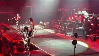 Paul Stanley has hissy fit, whips off guitar 100% exposing his lip syncing.