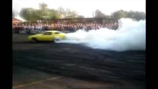 1978 Camaro Z28 burnout contest