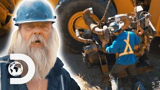 Tony Beets Swaps Out A Giant Engine On One Of His Dozers | Gold Rush